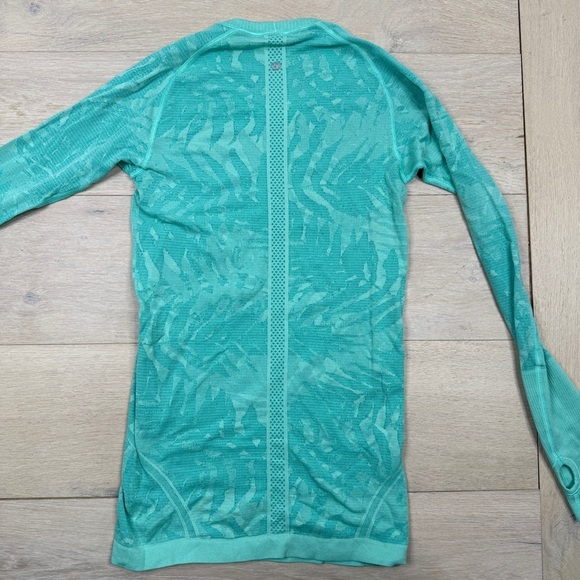 Lululemon Swiftly Tech Long Sleeve Crew - Heathered Bali Breeze - Picture 6 of 8